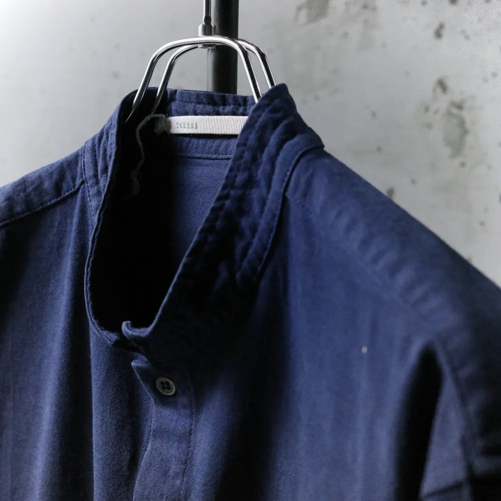 TOHNAI/COLLARLESS SHIRT
