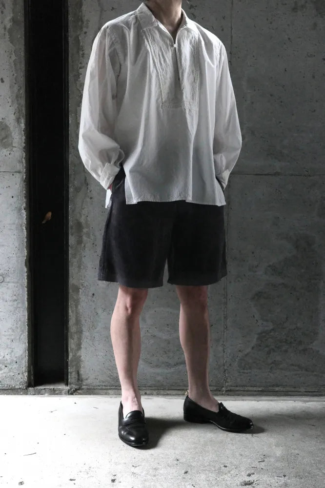 SARTO/TUCKED SLEEVE EMBROIDERY BLOUSE