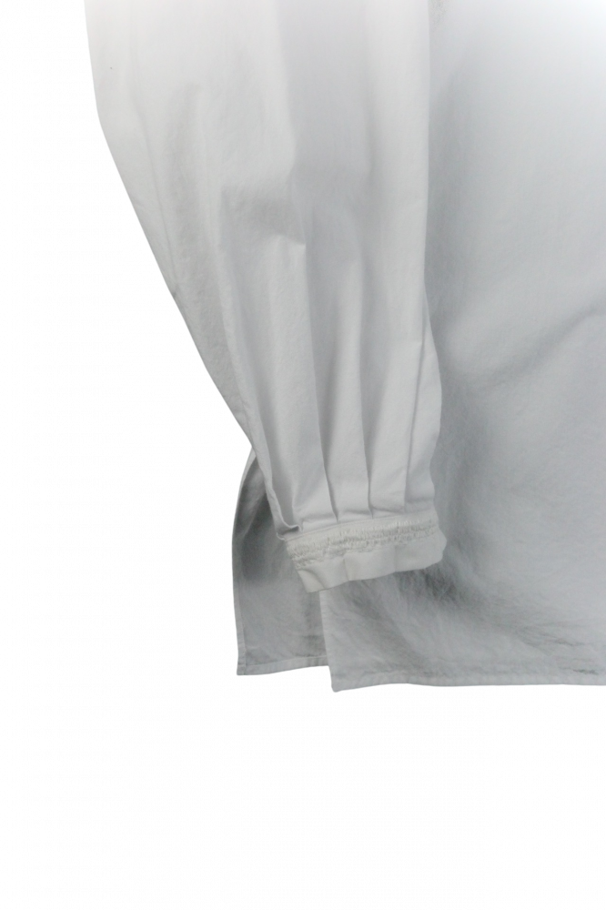 SARTO/TUCKED SLEEVE EMBROIDERY BLOUSE