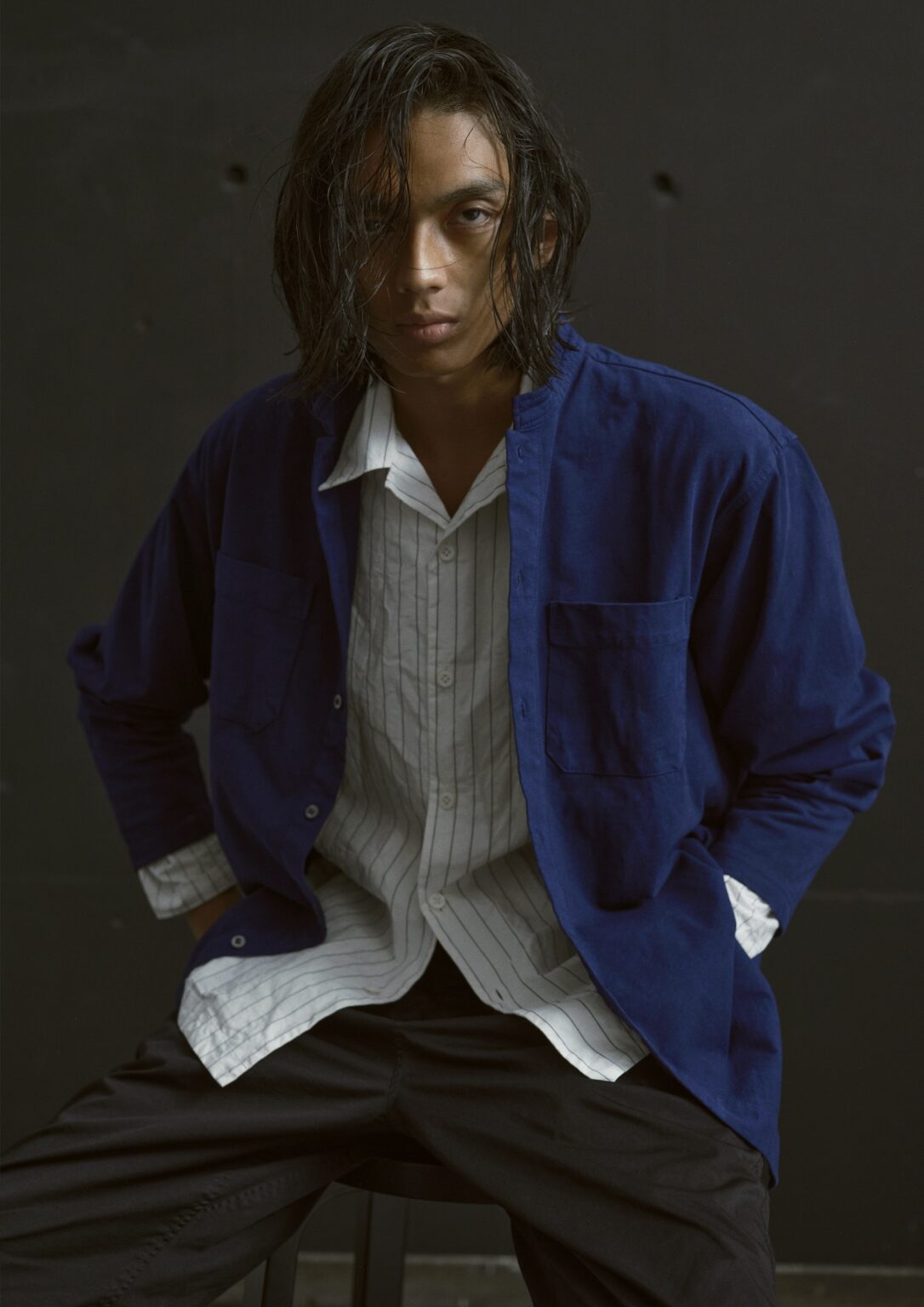 TOHNAI/COLLARLESS SHIRT