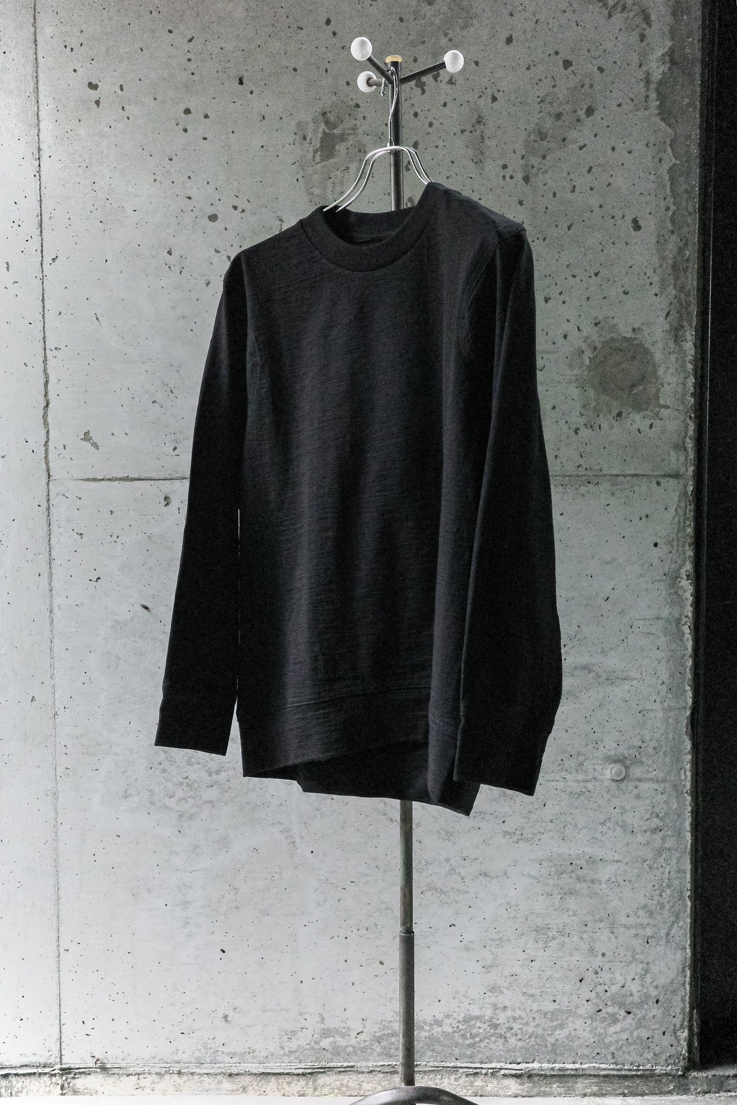 WONDER ROOM/L/S Crewneck Tee