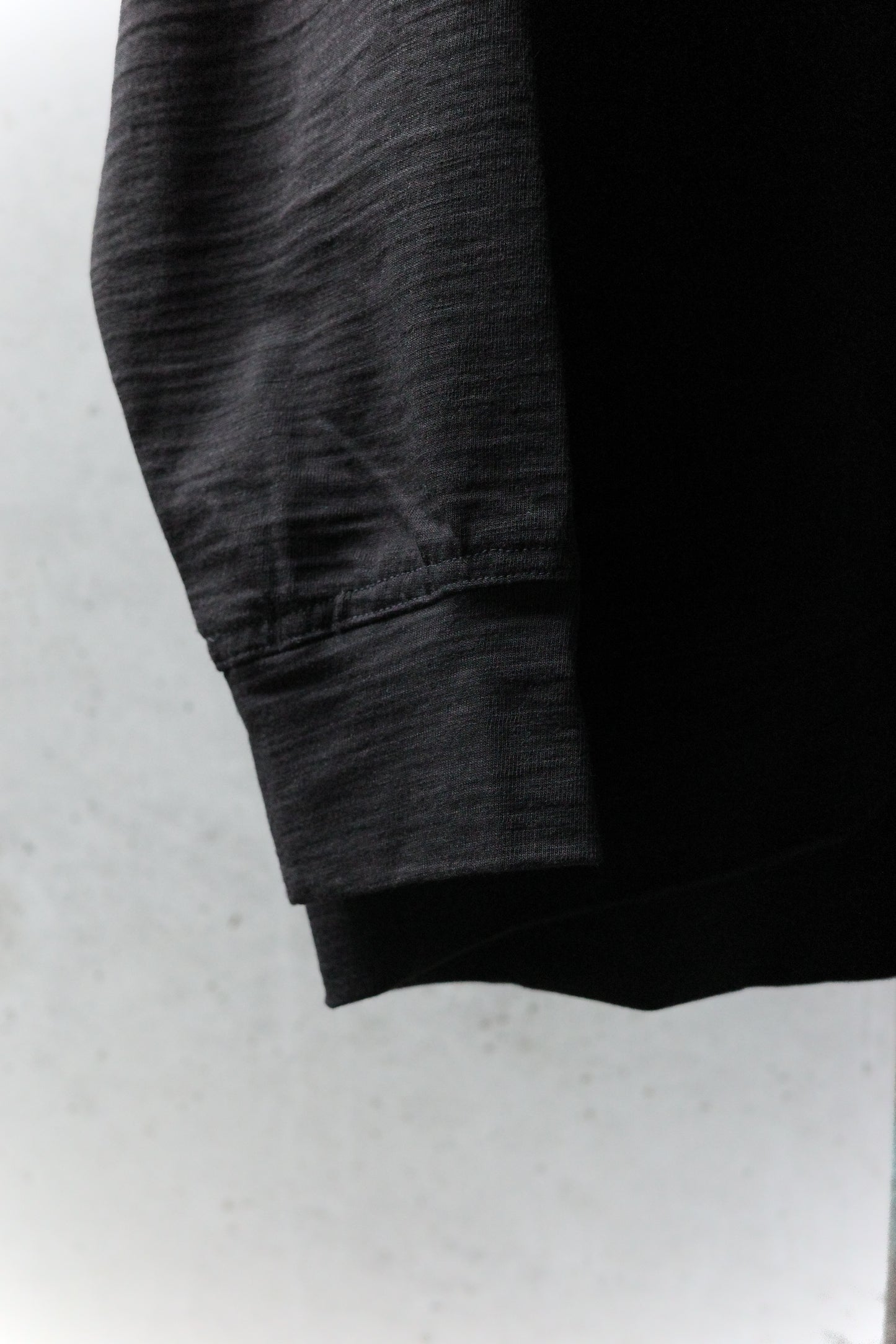WONDER ROOM/L/S Crewneck Tee