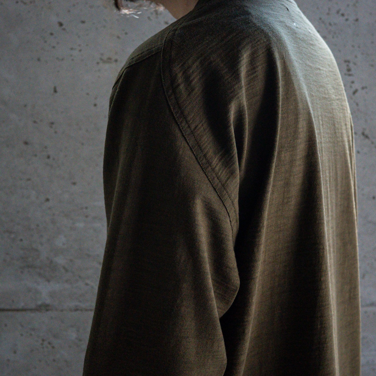 WONDER ROOM/L/S Crewneck Tee
