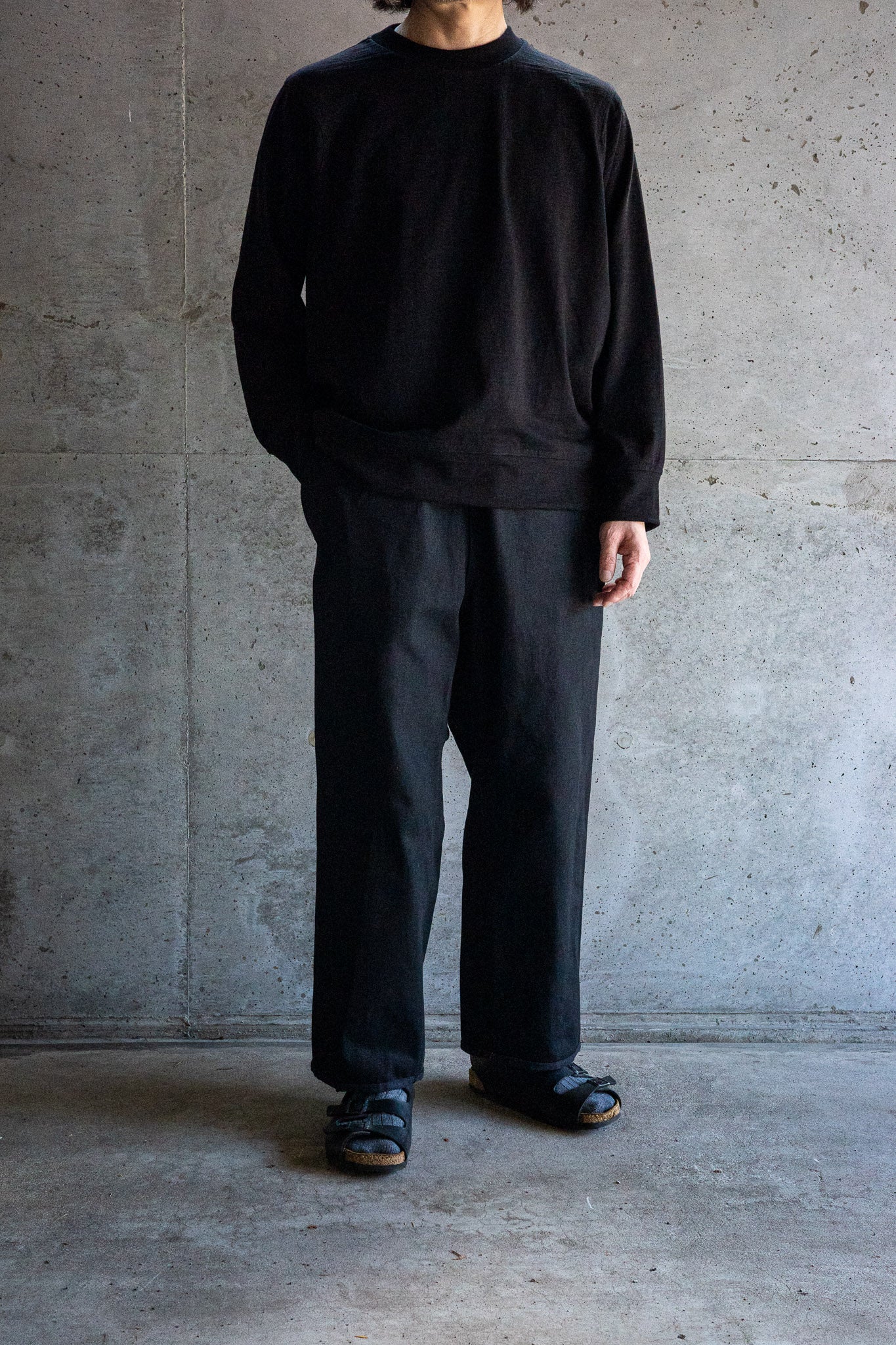 WONDER ROOM/L/S Crewneck Tee