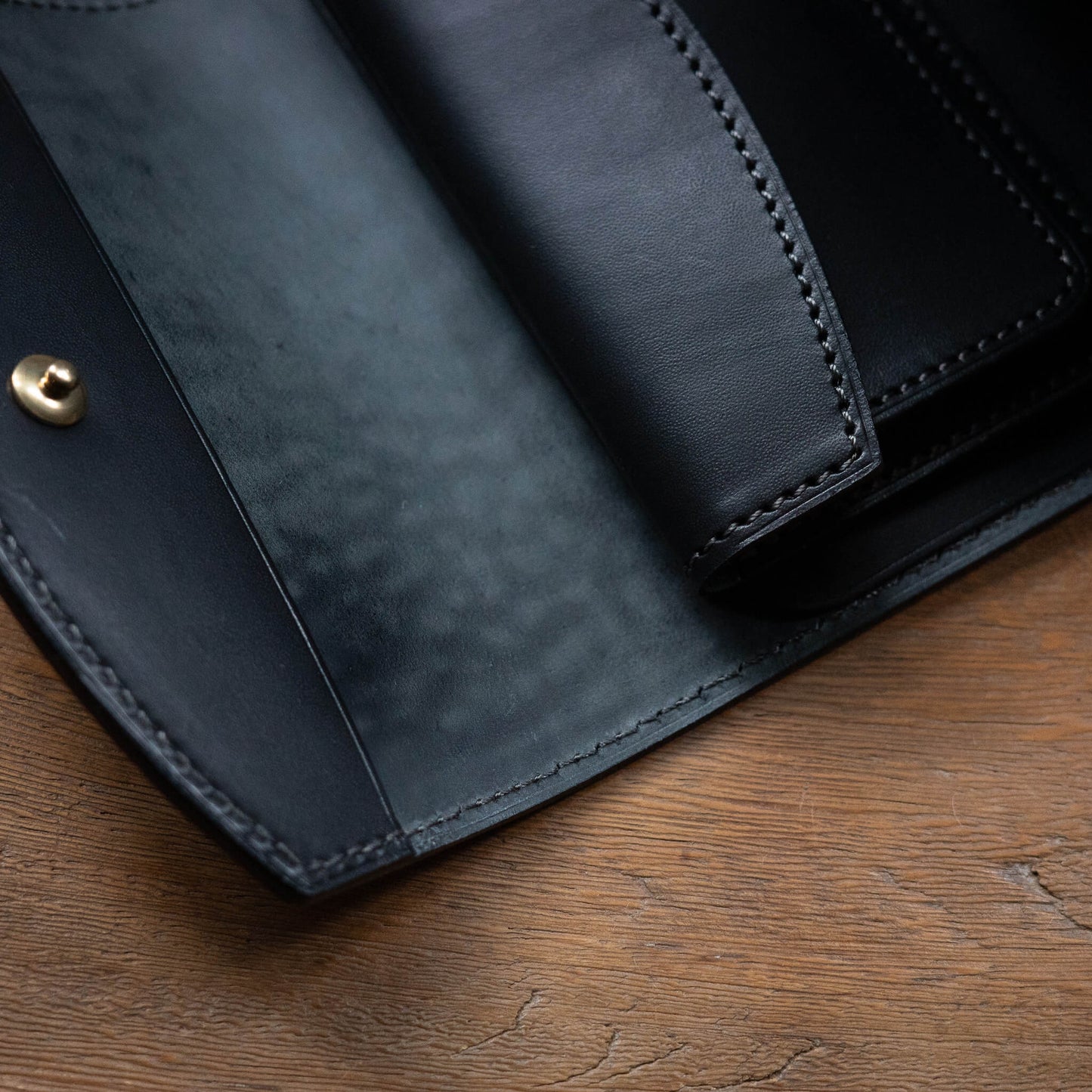 POST PRODUCTION/FLAP WALLET