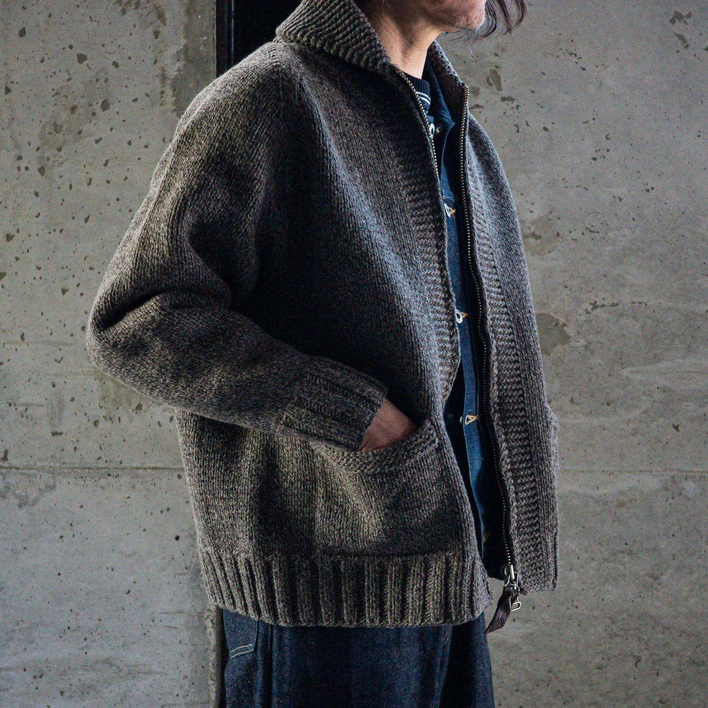 Slopeslow(スロープスロウ)/cowichan sweater