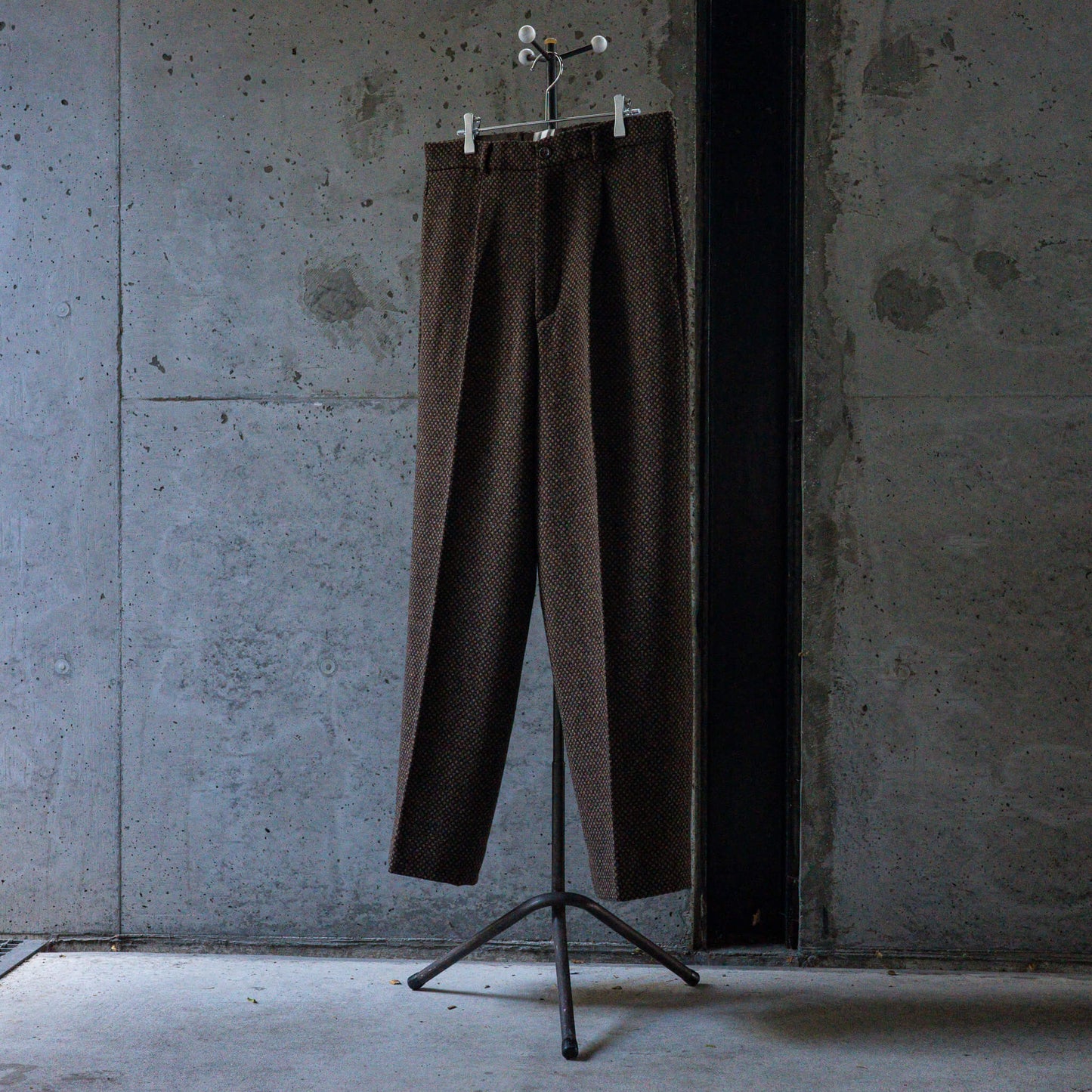 BISOWN(ビソウン)/HEAVY WOOL 1TUCK EASY SLACKS