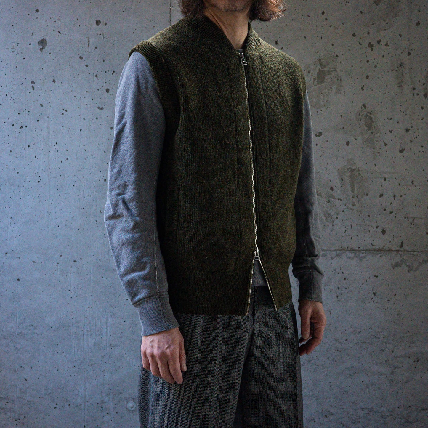Slopeslow(スロープスロウ)/zip front vest