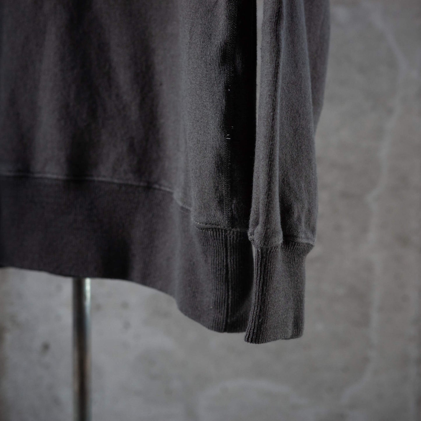 Slopeslow(スロープスロウ)/Half zip top carbon