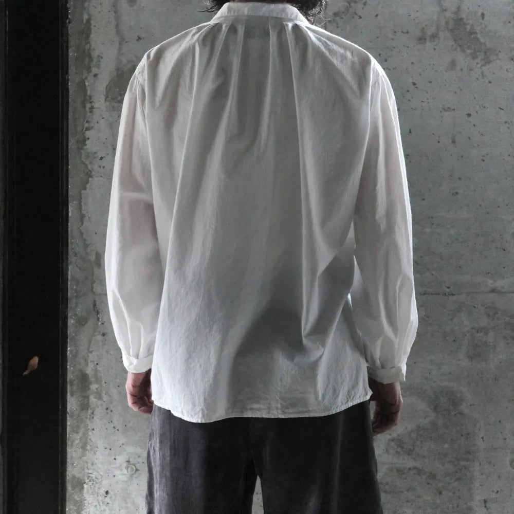 SARTO/TUCKED SLEEVE EMBROIDERY BLOUSE