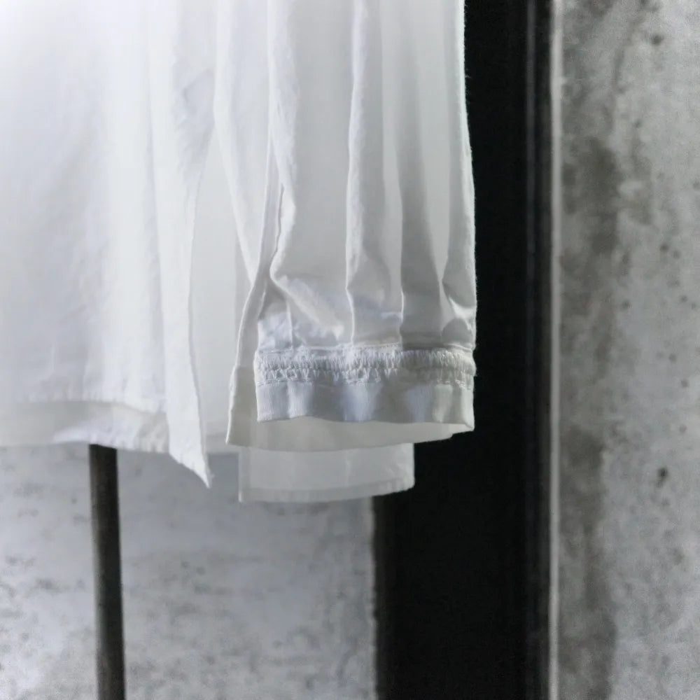 SARTO/TUCKED SLEEVE EMBROIDERY BLOUSE