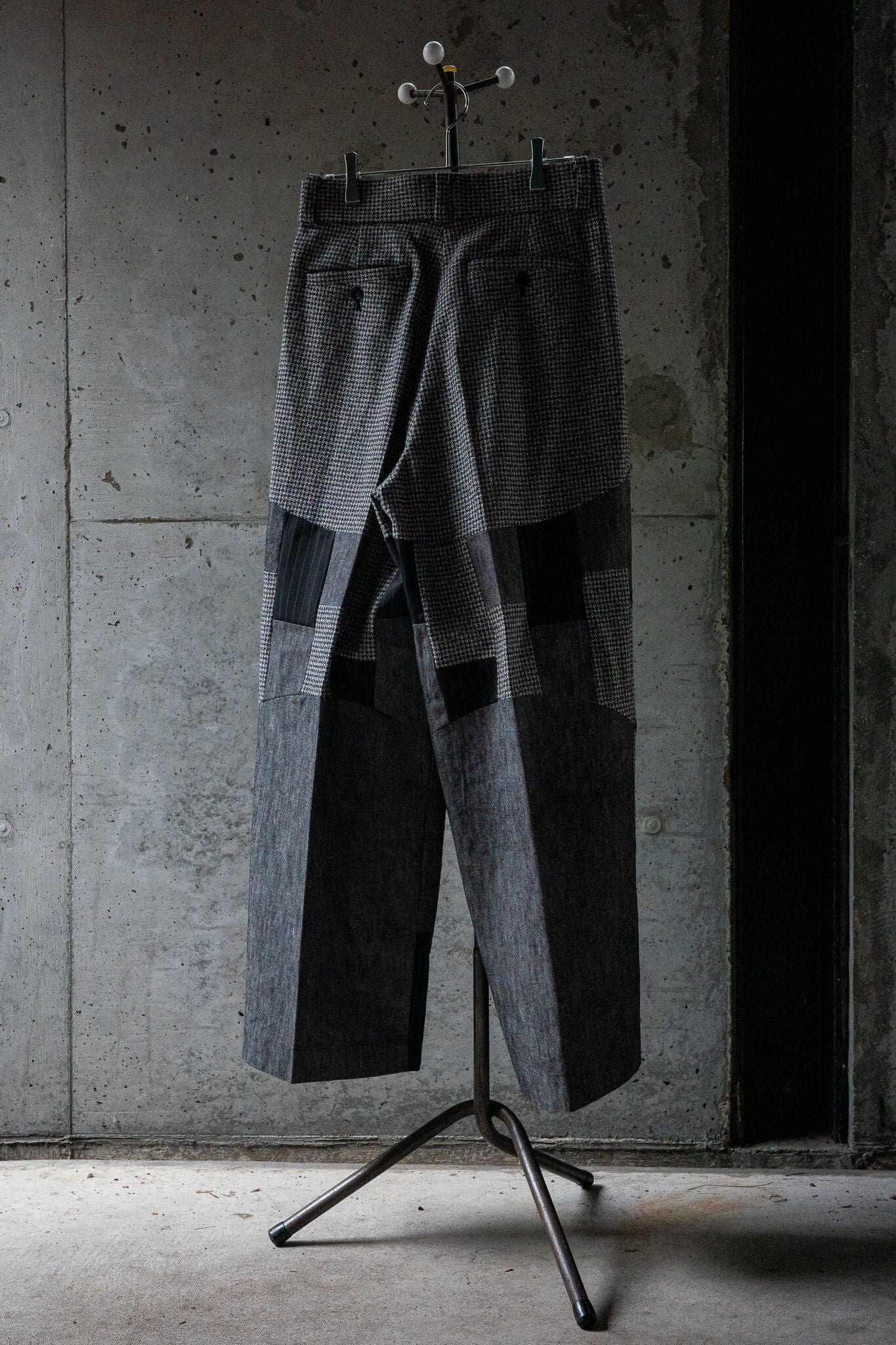 Spomenik/Wide tuck pants 005