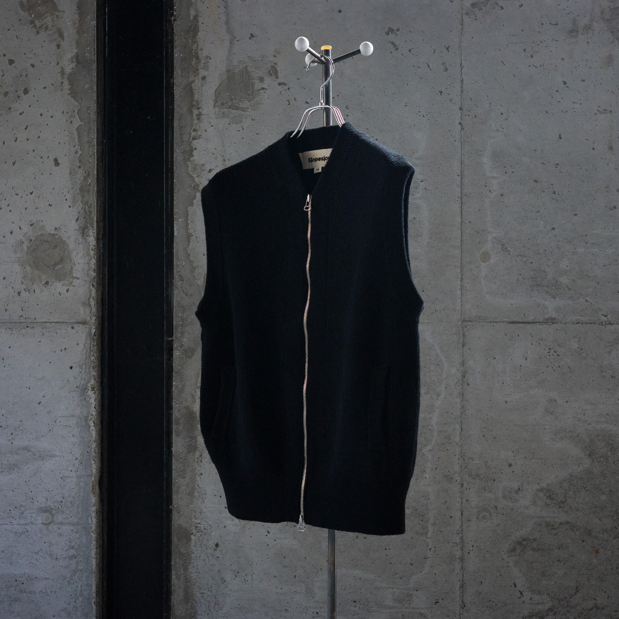 新品未使用 スロープスロウ ベロアブルゾン サイズL slopeslow 新品未使用 スロープスロウ ベロアブルゾン サイズL slopeslow