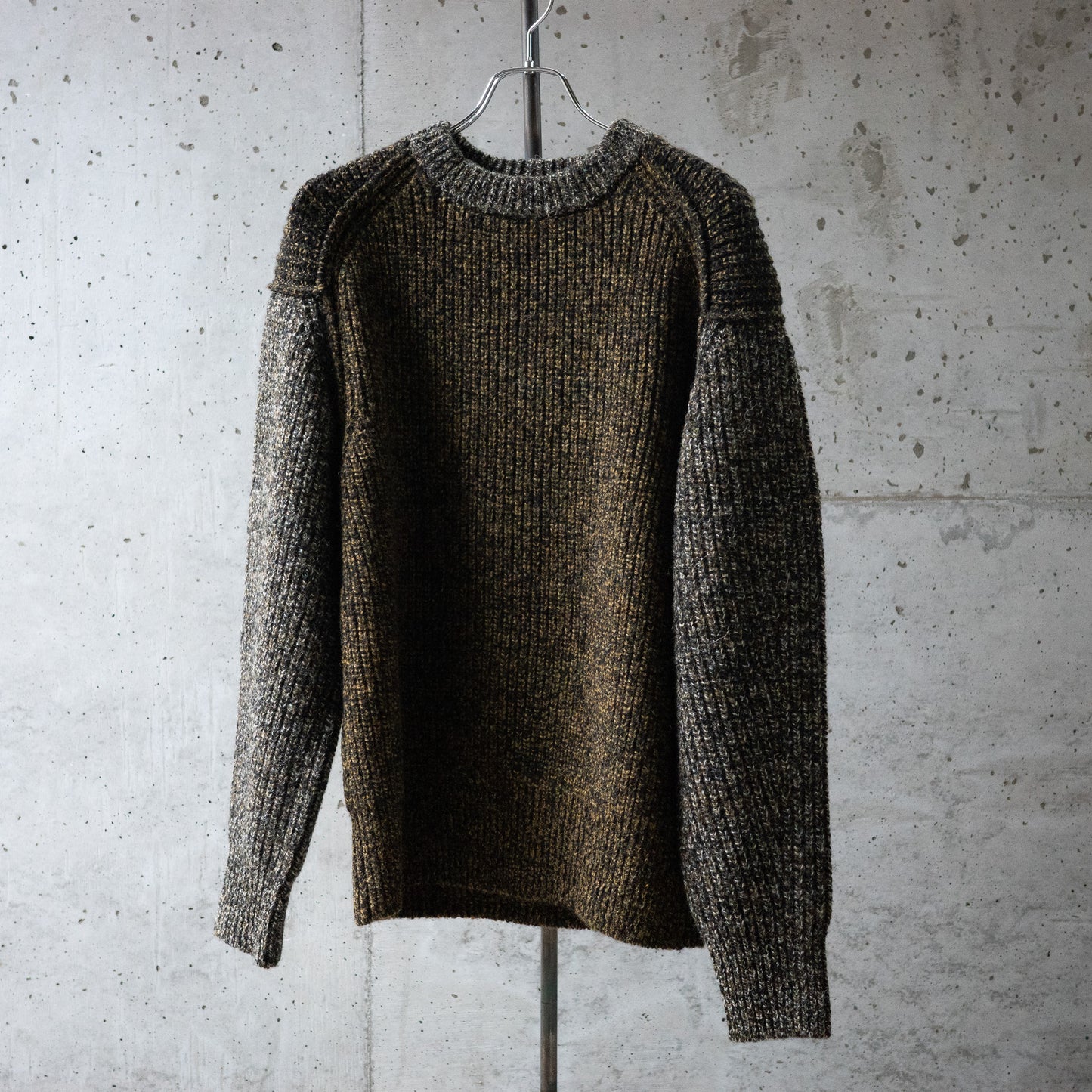 Slopeslow(スロープスロウ)/crew neck sweater