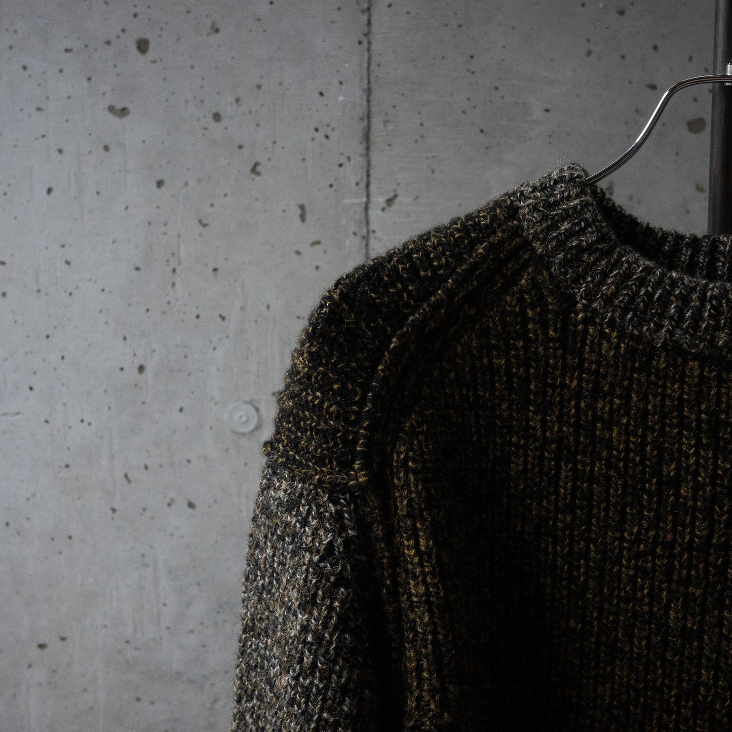 Slopeslow(スロープスロウ)/crew neck sweater