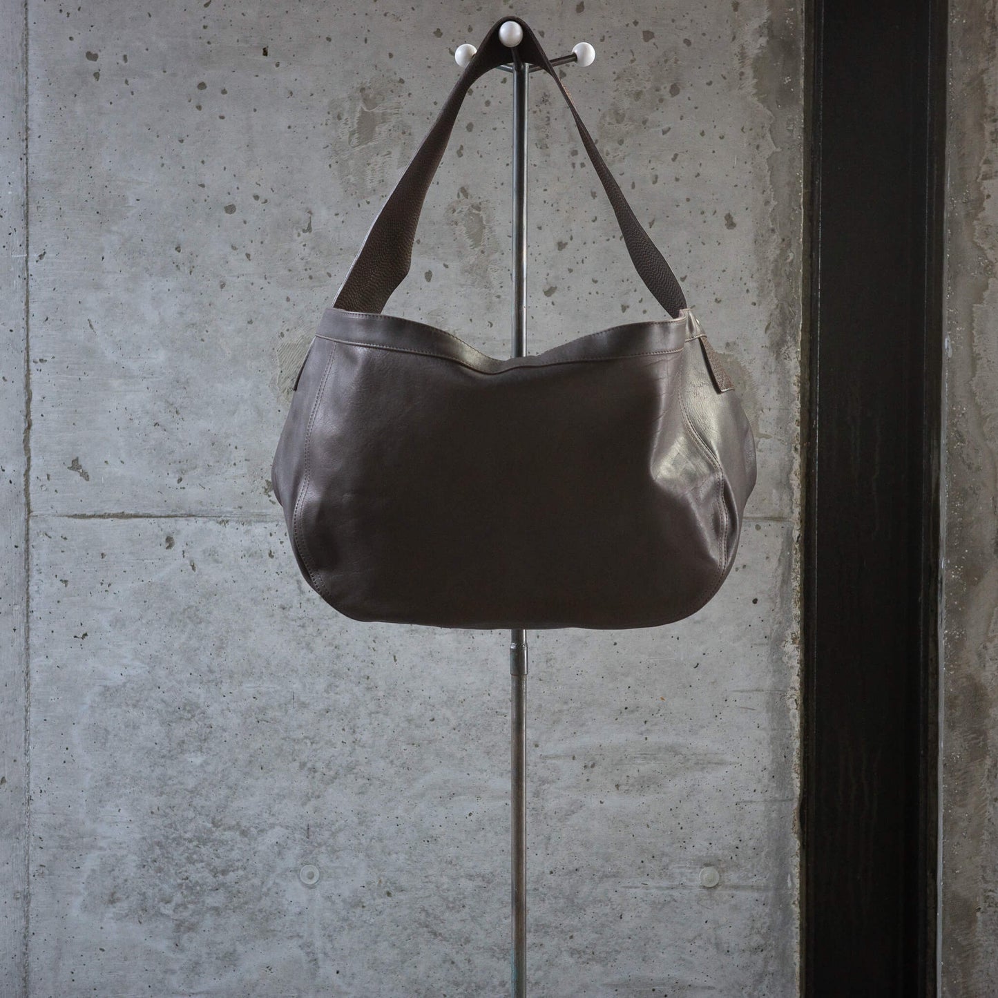 T.T Taiga Takahashi(ティー・ティー/タイガ タカハシ)/Lot.004 Newsboy Bag Horse Leather BROWN