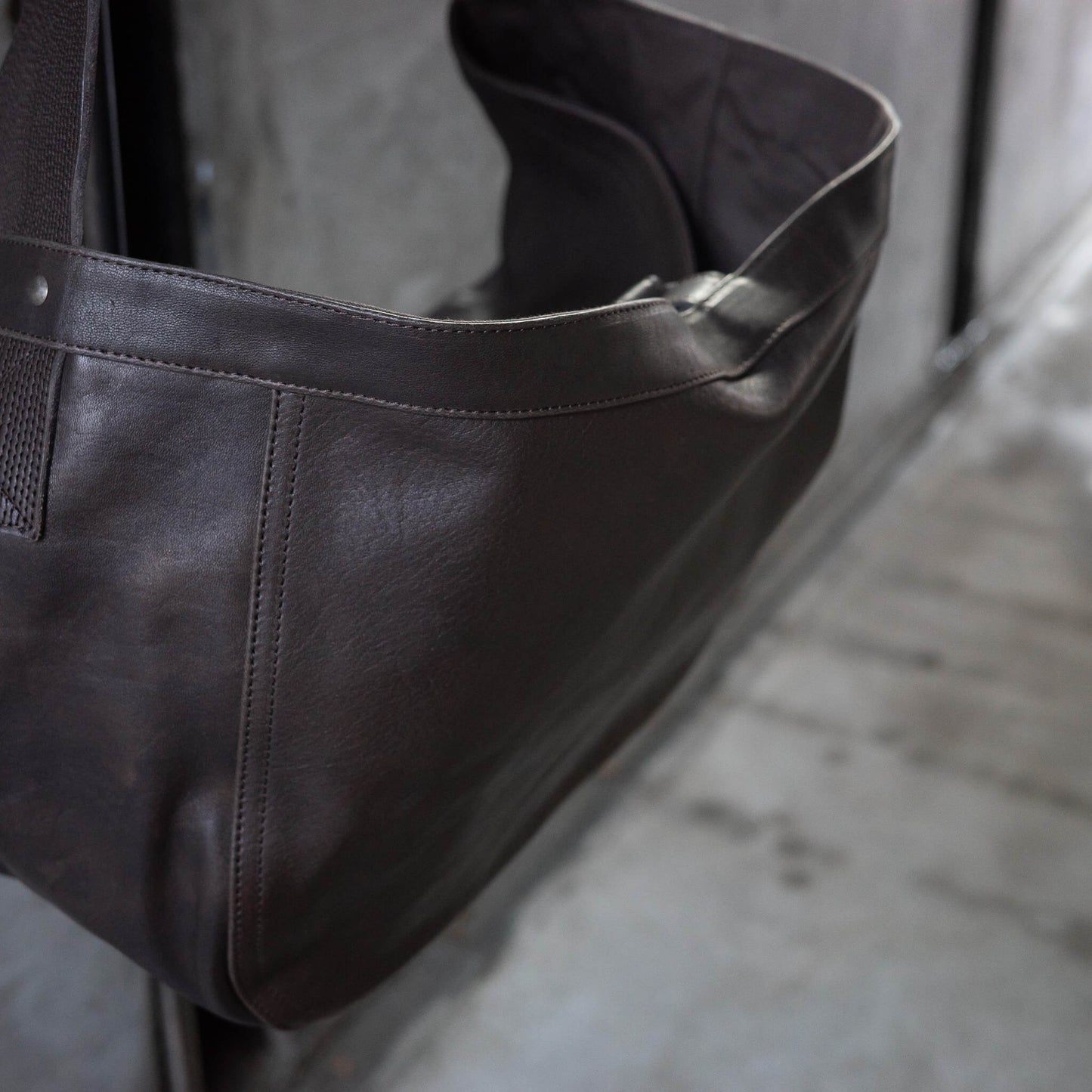 T.T Taiga Takahashi(ティー・ティー/タイガ タカハシ)/Lot.004 Newsboy Bag Horse Leather BROWN